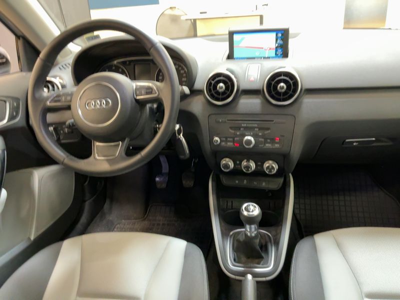 Audi A1 Sportback 1.4 TFSI Ambition — zdjęcie 12