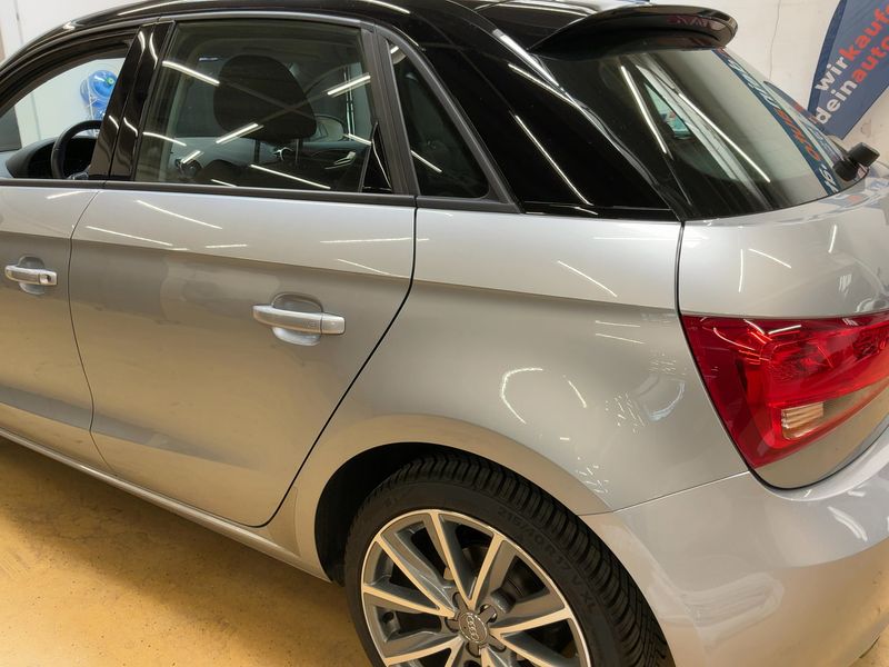Audi A1 Sportback 1.4 TFSI Ambition — zdjęcie 3