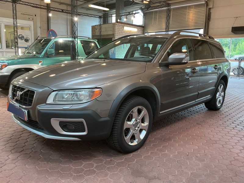 Volvo XC70 2.4 D5 Summum AWD