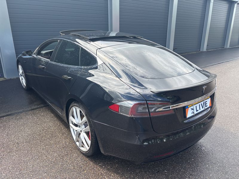Tesla Model S 90D Dual — zdjęcie 3