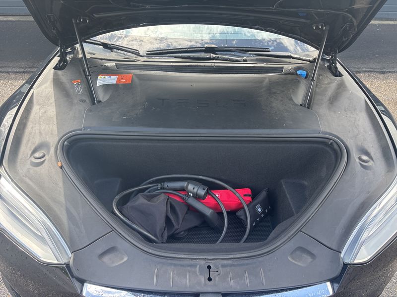 Tesla Model S 90D Dual — zdjęcie 8