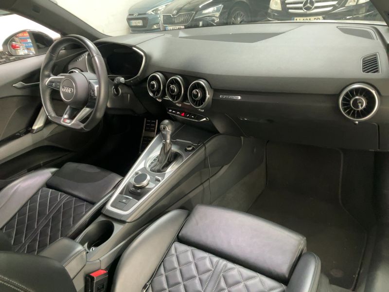 Audi TT 2.0 TFSI quattro S line — zdjęcie 12