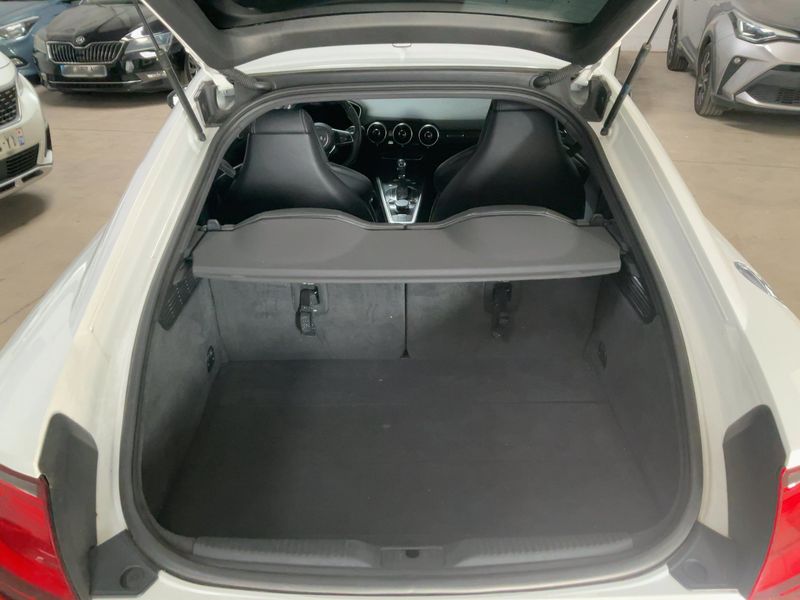 Audi TT 2.0 TFSI quattro S line — zdjęcie 10