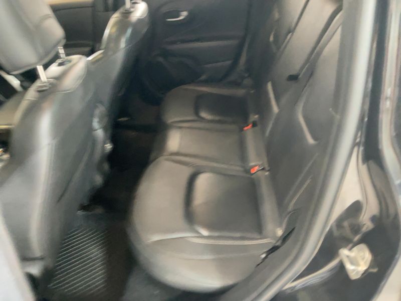 Jeep Renegade 1.6 M-Jet Limited FWD — zdjęcie 14