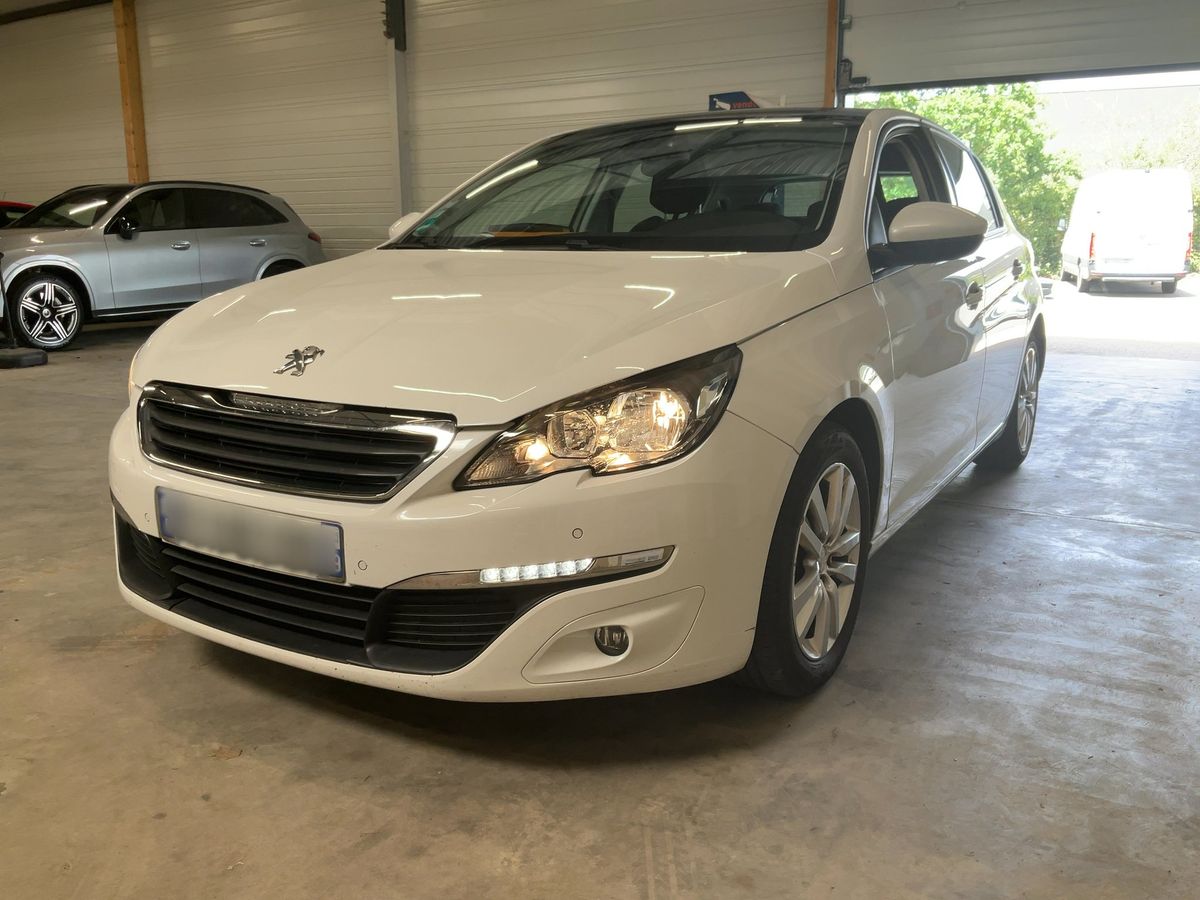 Peugeot 308 2016 — photo 1