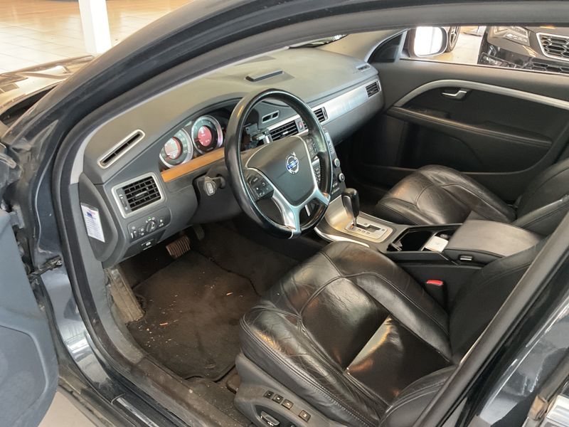 Volvo V70 2.4 D5 Summum — zdjęcie 3