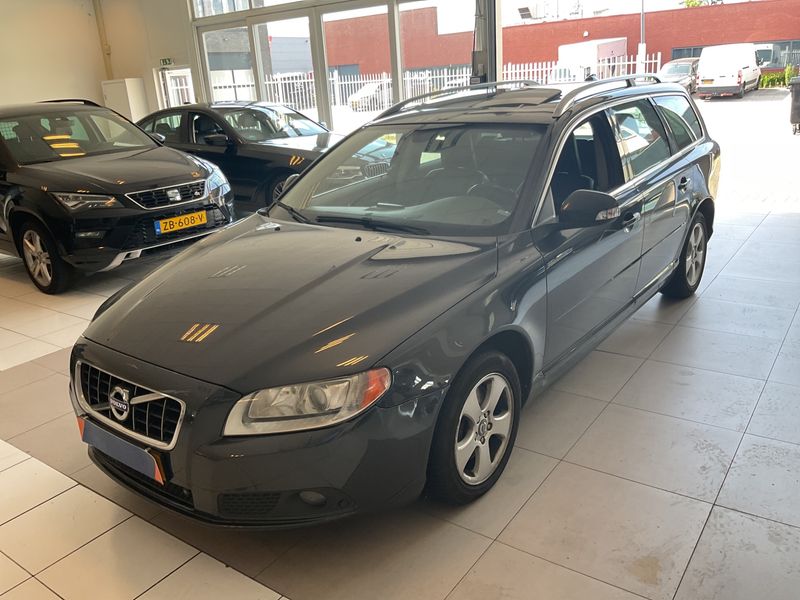 Volvo V70 2.4 D5 Summum