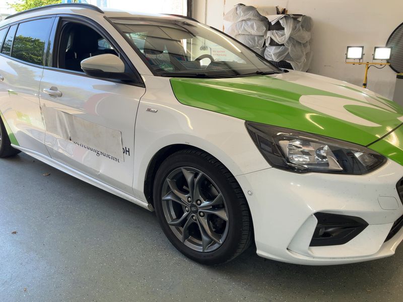 Ford Focus 1.5 EcoBoost ST-Line — zdjęcie 8