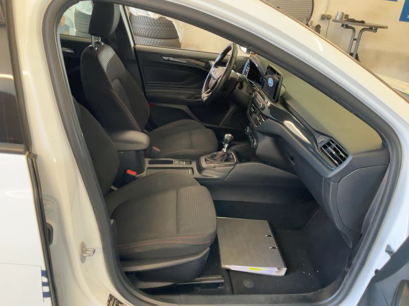 Ford Focus 1.5 EcoBoost ST-Line — zdjęcie 11