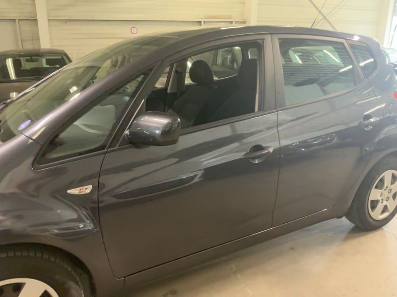 Kia Venga 1.4 Active — zdjęcie 4