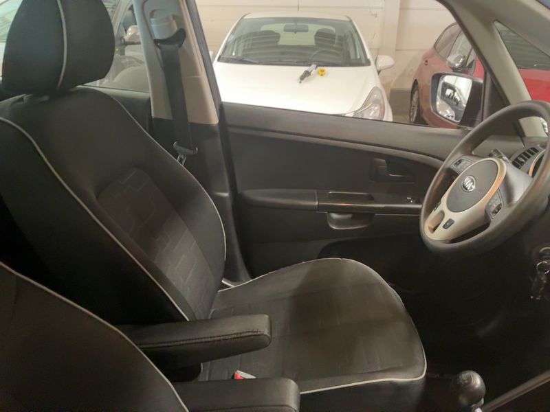 Kia Venga 1.4 Active — zdjęcie 11