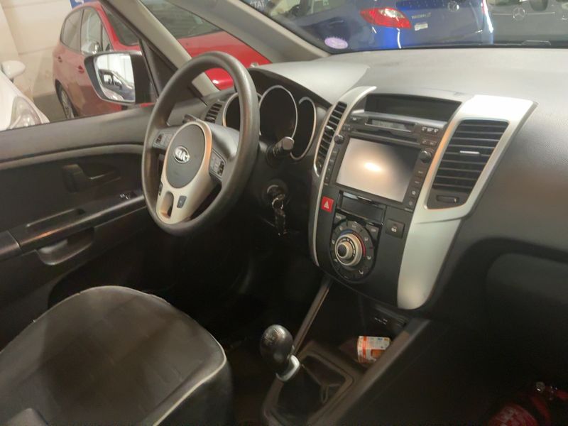 Kia Venga 1.4 Active — zdjęcie 12