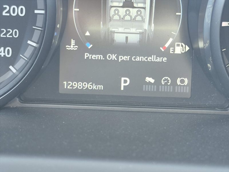 Land Rover Discovery Sport 2.0 Td4 HSE — zdjęcie 12