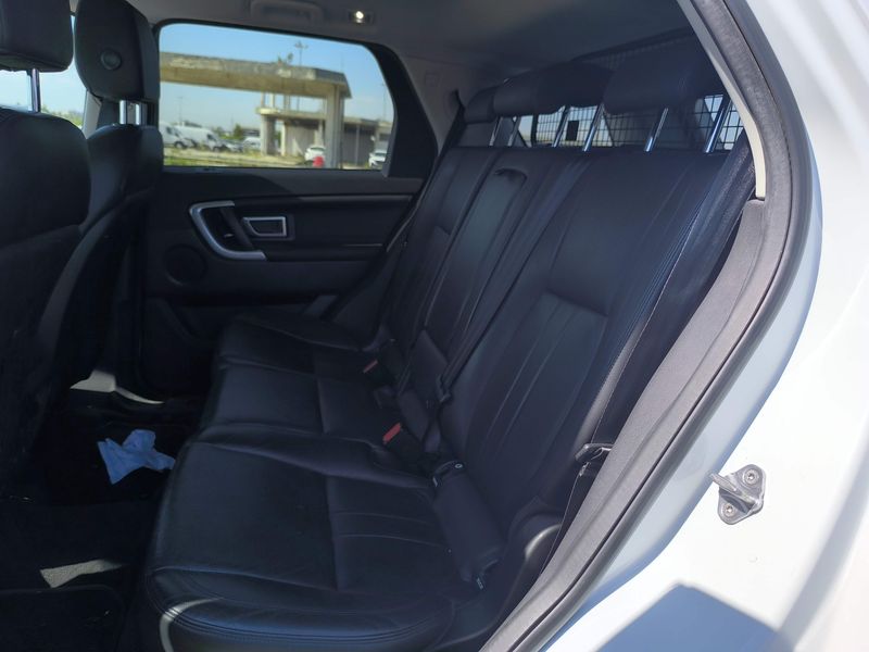 Land Rover Discovery Sport 2.0 Td4 HSE — zdjęcie 13