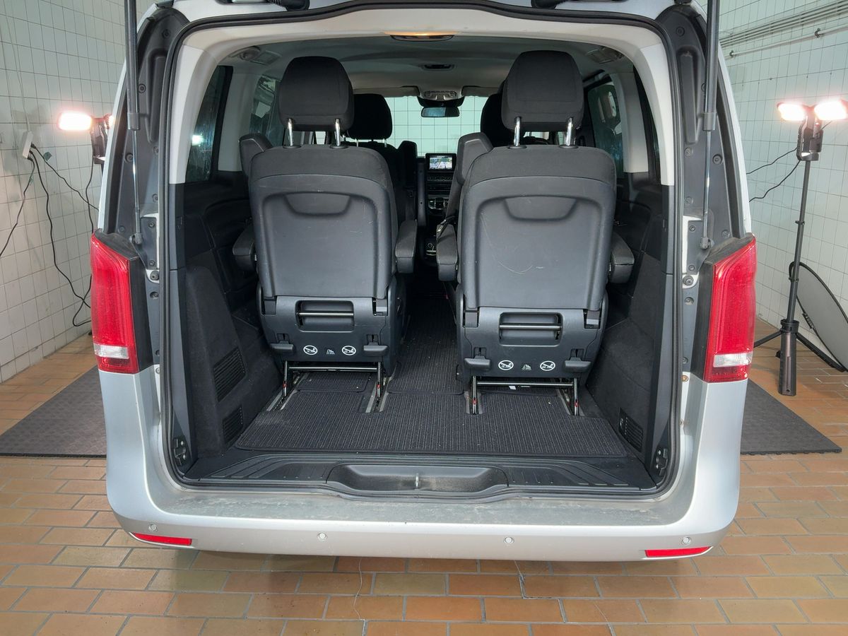 Mercedes-Benz V-Klasse 2018 — photo 16