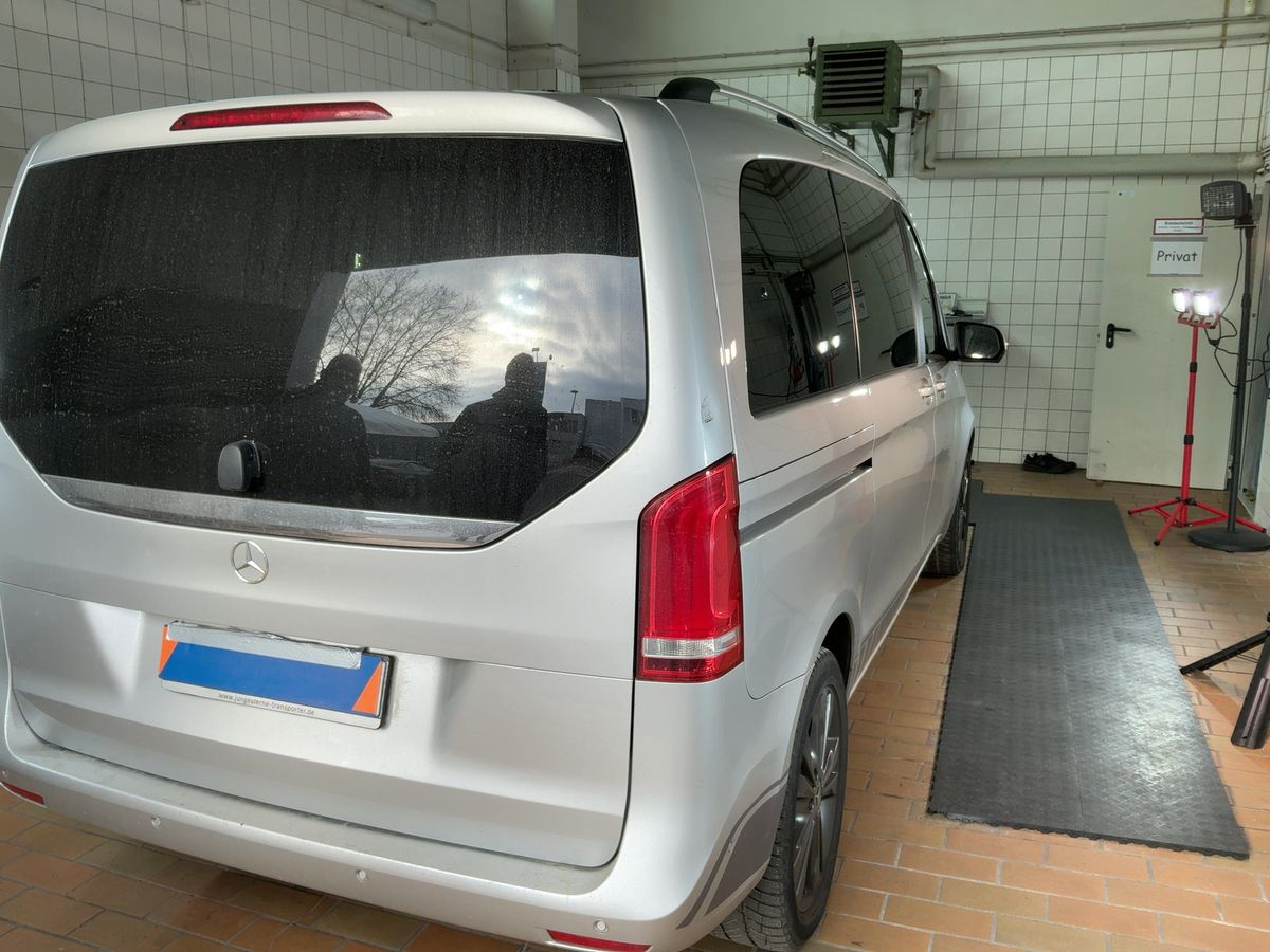 Mercedes-Benz V-Klasse 2018 — photo 9