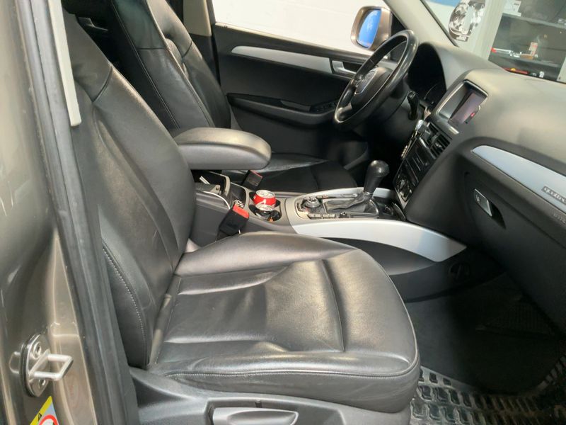 Audi Q5 2.0 TDI quattro 2012 – снимка 16