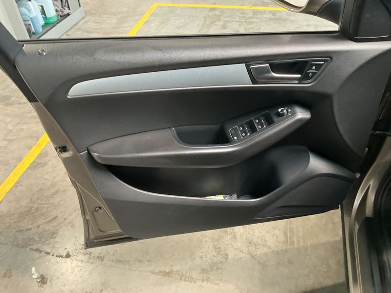 Audi Q5 2.0 TDI quattro 2012 – снимка 23