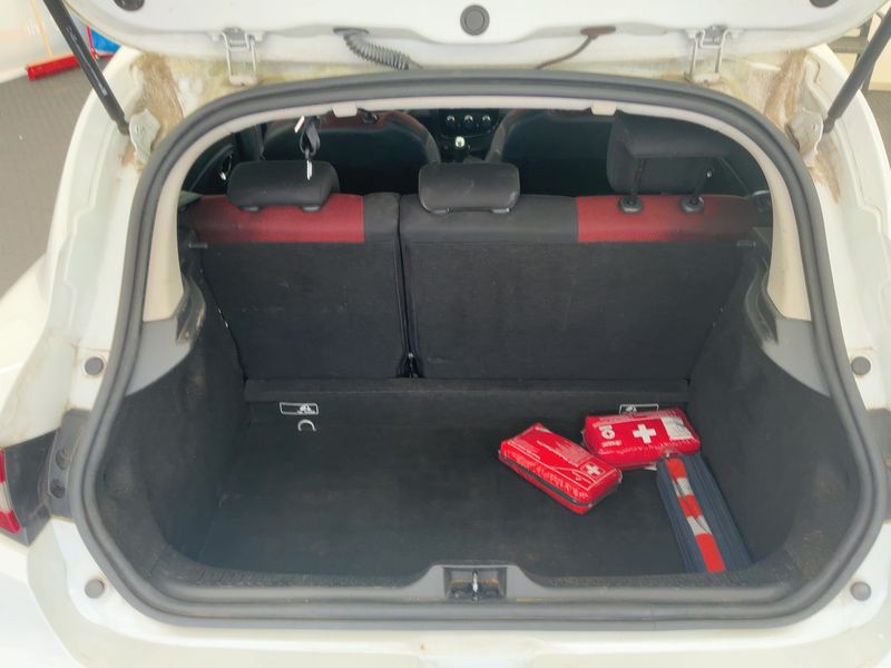Renault Clio 1.2 Expression 2013 – снимка 15