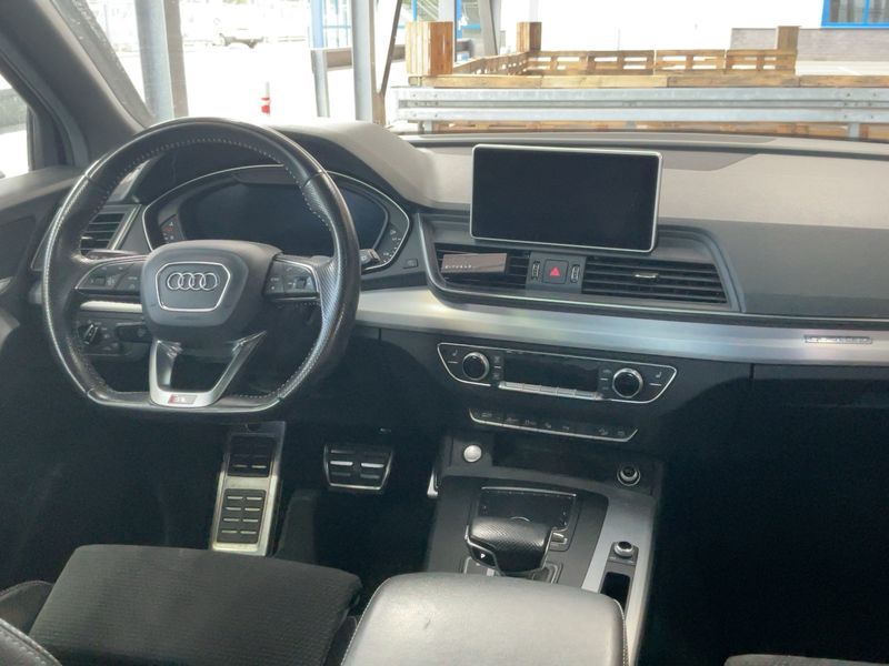 Audi Q5 2.0 TFSI quattro Sport — zdjęcie 12