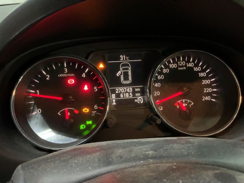 Nissan Qashqai 1.6 dCi Tekna Premium 2012 – снимка 18