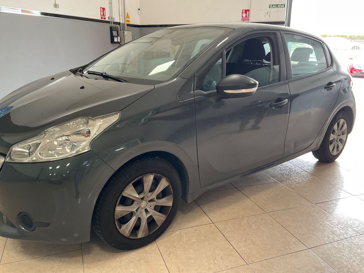 Peugeot 208 2015