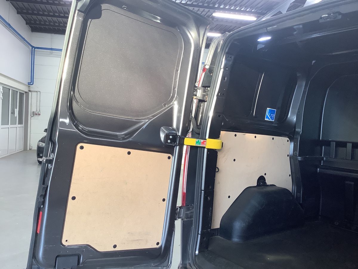Ford Tourneo 2022 — photo 30