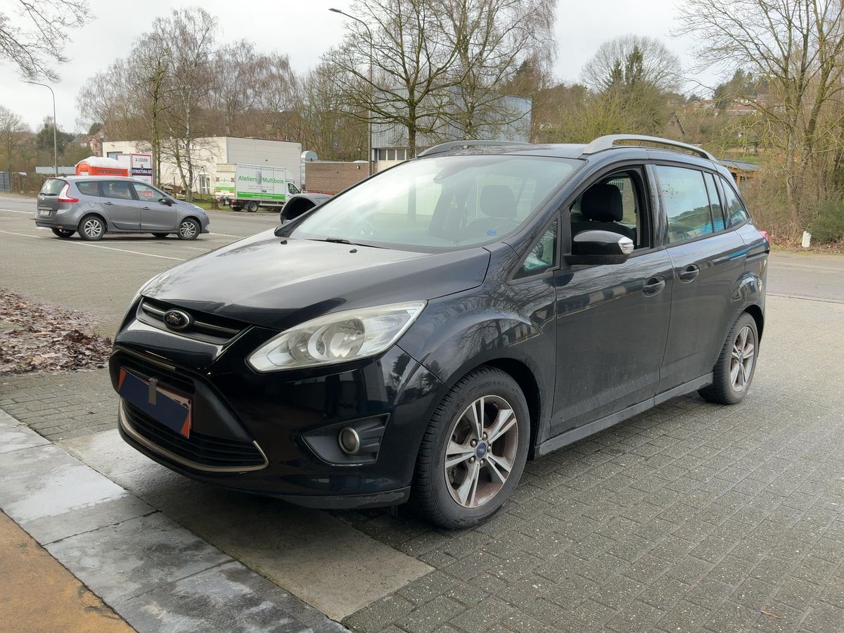 Ford Grand 2015