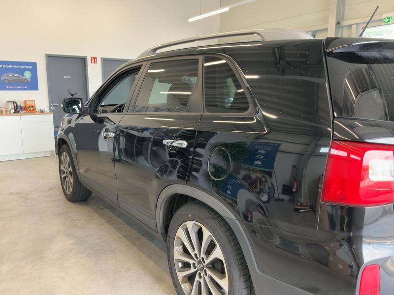 Kia Sorento 2.2 CRDi Platinum Edition 4WD — zdjęcie 3