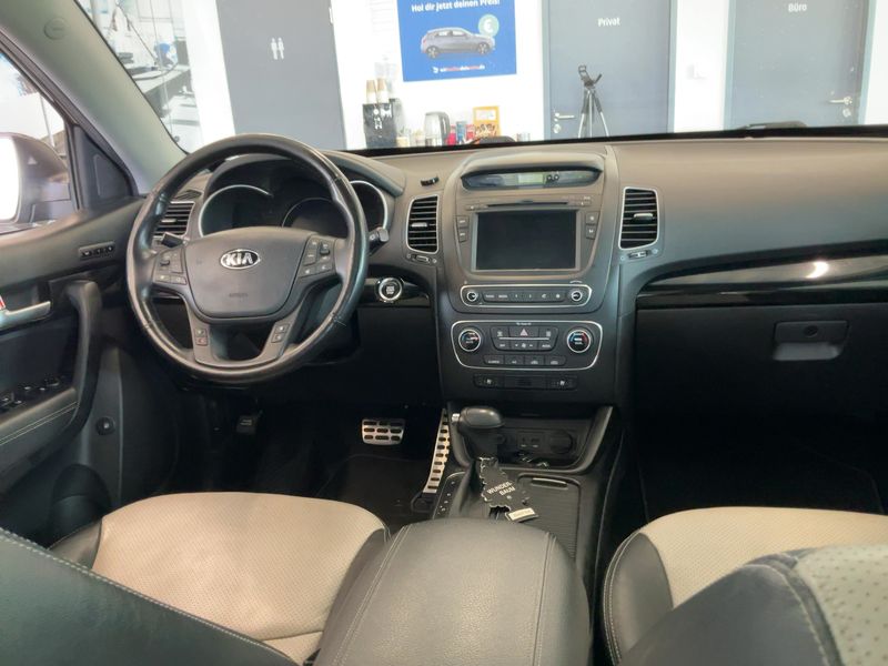 Kia Sorento 2.2 CRDi Platinum Edition 4WD — zdjęcie 12