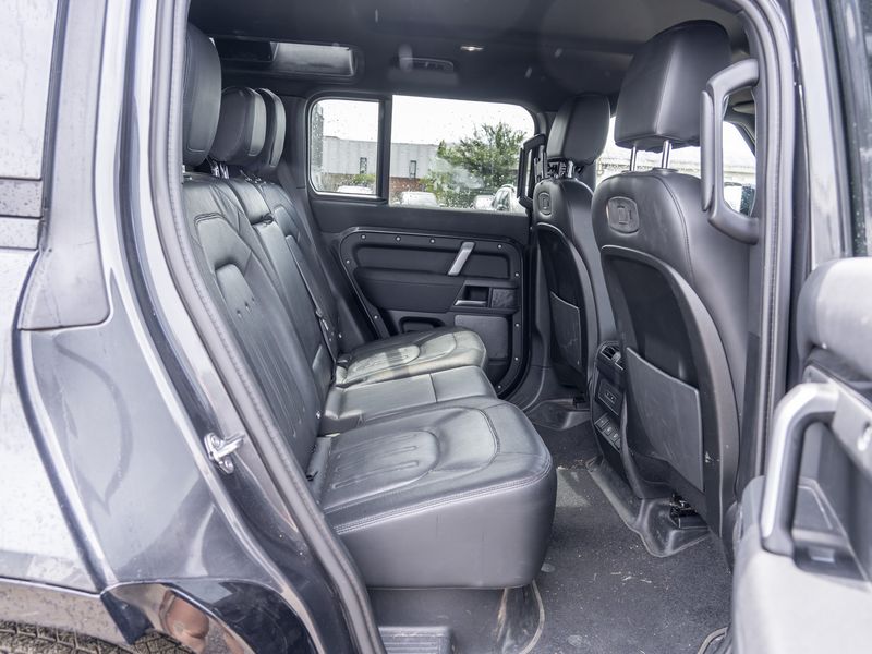 Land Rover Defender D250 Mild-Hybrid 110 S X-Dynamic — zdjęcie 13
