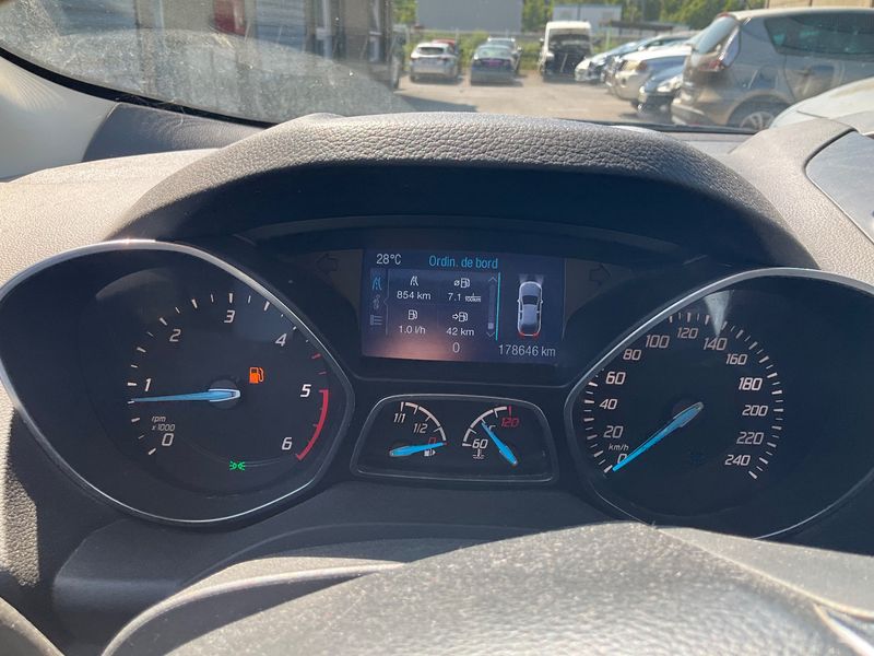Ford Kuga 2.0 TDCi Titanium 2015 – снимка 18