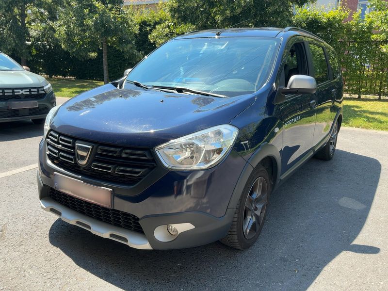 Dacia Lodgy 1.2 TCe Stepway Celebration