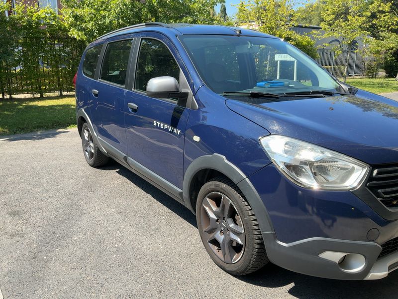 Dacia Lodgy 1.2 TCe Stepway Celebration — zdjęcie 8