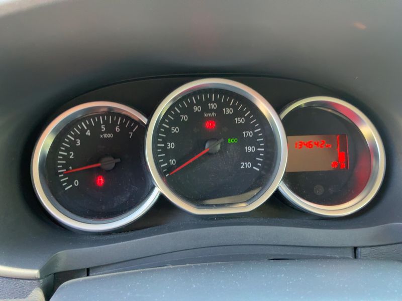 Dacia Lodgy 1.2 TCe Stepway Celebration — zdjęcie 13