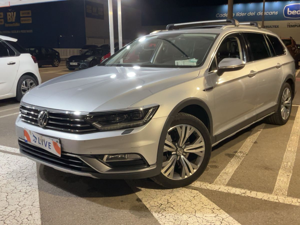Volkswagen Passat 2017 — photo 1