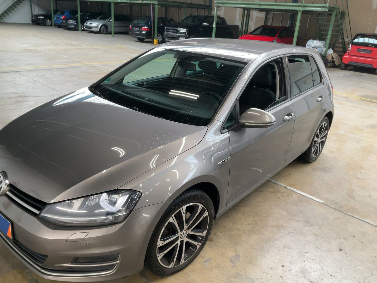 Volkswagen Golf VII 1.6 TDI Lounge BlueMotion Tech