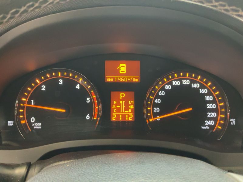 Toyota Avensis 2.2 D-4D Executive — zdjęcie 13