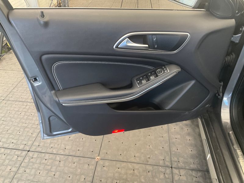 Mercedes-Benz GLA-Klasse GLA 200 Urban Style Edition 2019 – снимка 39