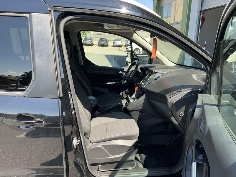 Ford Tourneo Connect 1.0 EcoBoost Titanium — zdjęcie 11