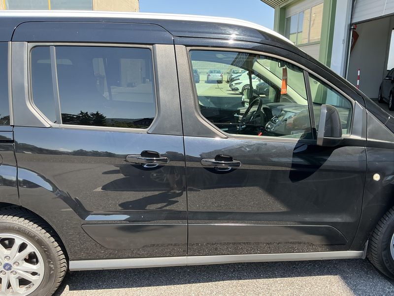 Ford Tourneo Connect 1.0 EcoBoost Titanium — zdjęcie 7