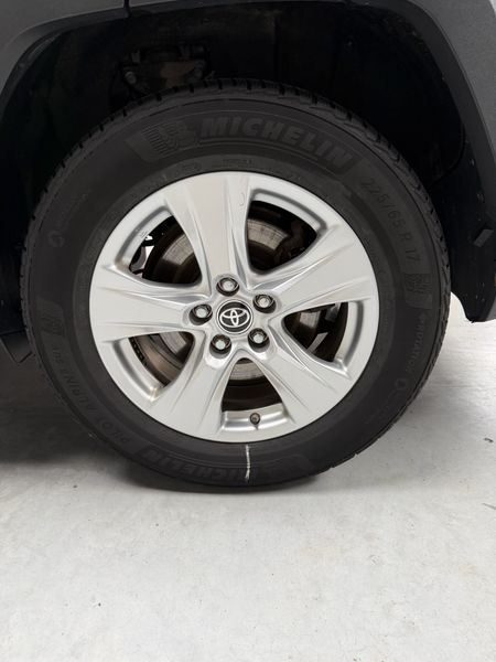 Toyota RAV 4 2.5 Hybrid 4x2 — zdjęcie 24