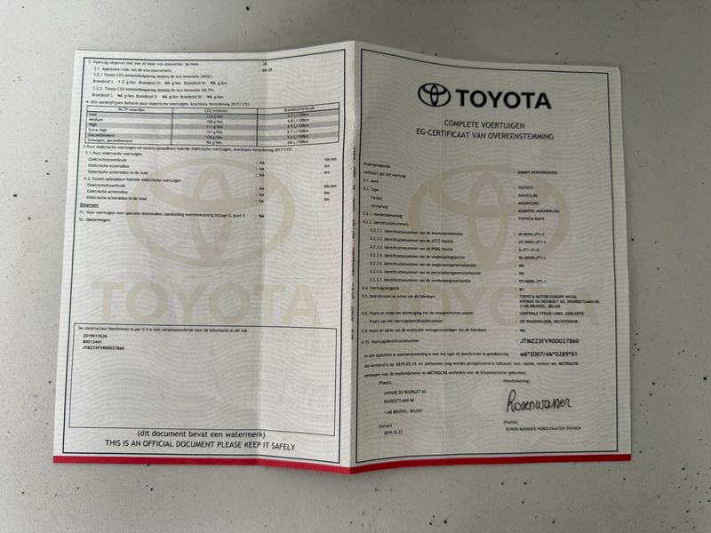 Toyota RAV 4 2.5 Hybrid 4x2 — zdjęcie 18