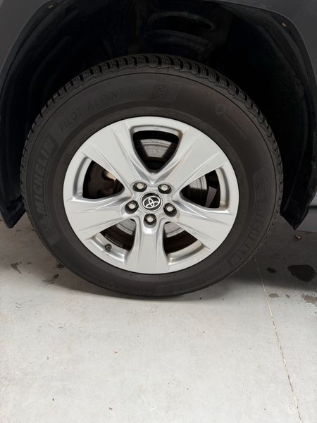 Toyota RAV 4 2.5 Hybrid 4x2 — zdjęcie 25