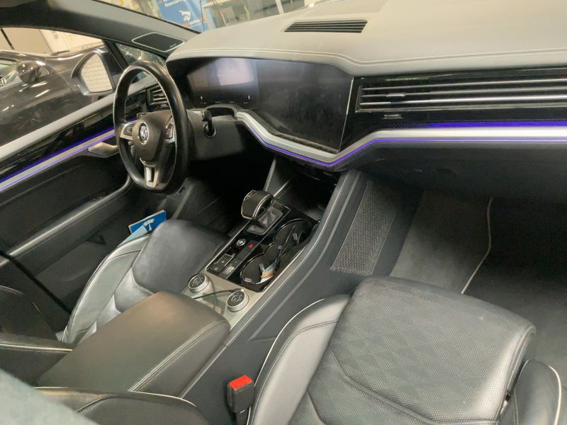 Volkswagen Touareg 3.0 V6 TDI Elegance 4Motion — zdjęcie 12