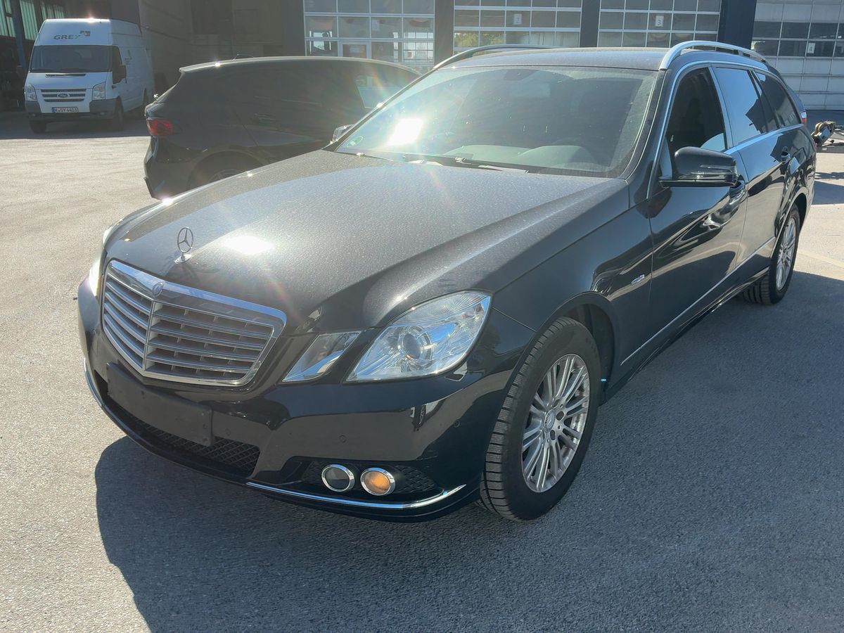 Mercedes-Benz E-Klasse 2010 — photo 1