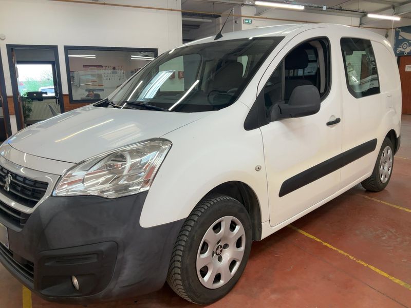 Peugeot Partner 1.6 Blue-HDi L1 Premium Pack — zdjęcie 2