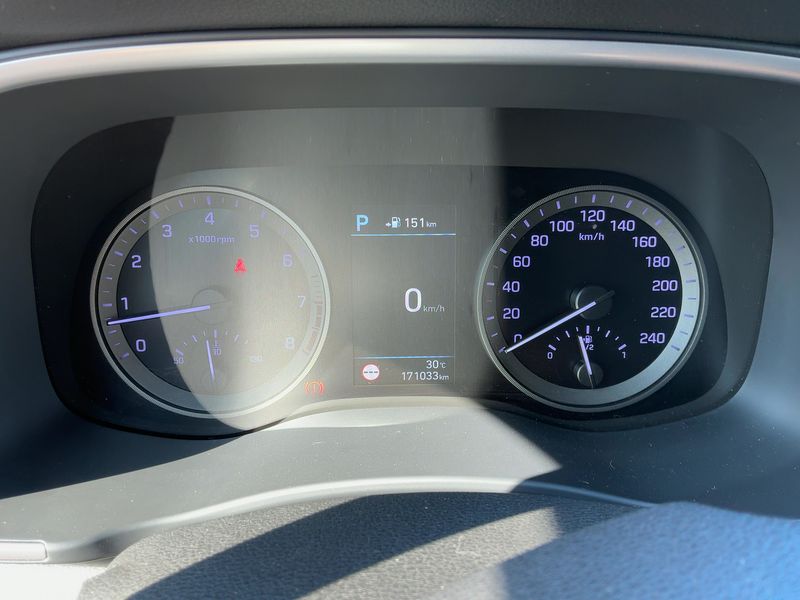 Hyundai Tucson 1.6 TGDI Premium 2WD — zdjęcie 13