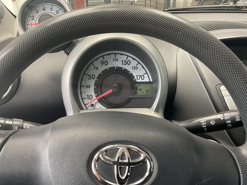 Toyota Aygo 1.0 — zdjęcie 4
