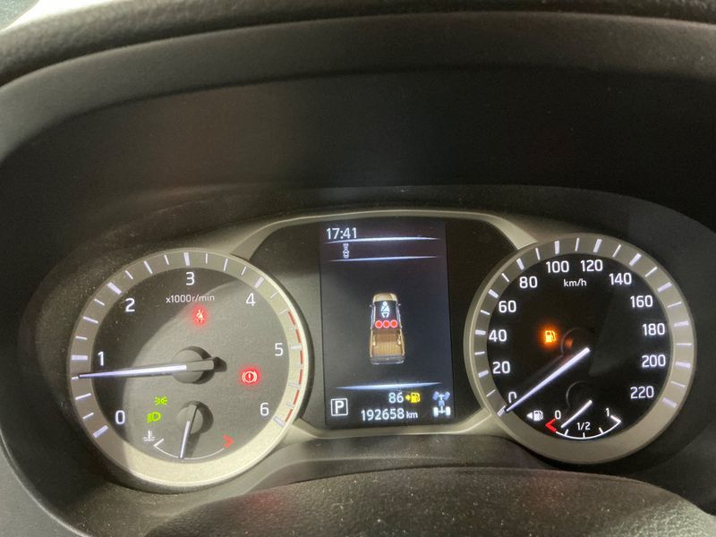 Nissan Navara NP-300 2.3 dCi Premium Edition Double Cab 4x4 — zdjęcie 13
